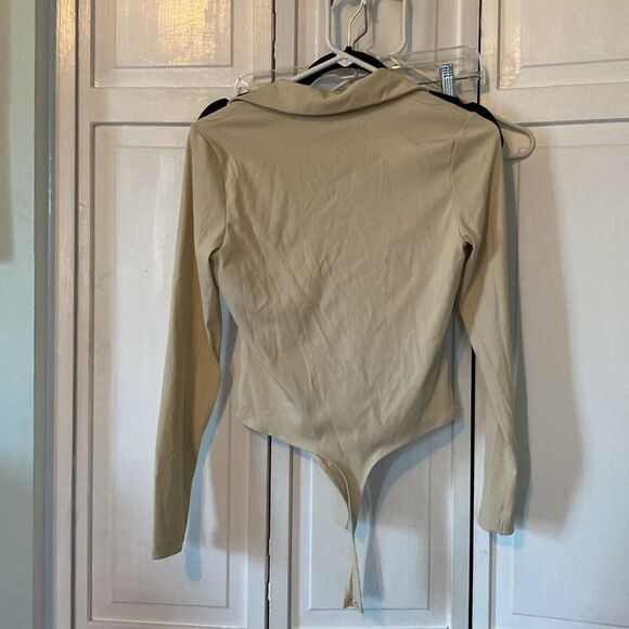 NWT House of Harlow ribbed body suit with collar - Size M - Picture 7 of 8